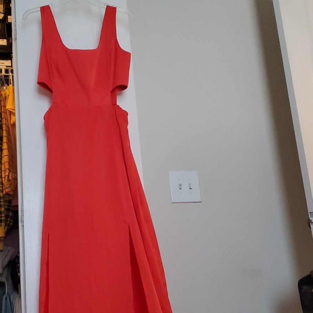 Dress - Picture 2 of 4